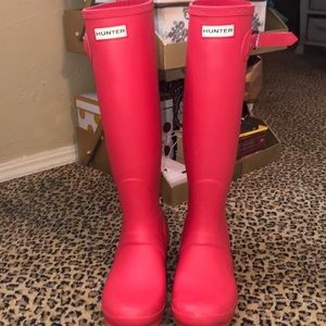 Tall Hunter Rain boots (pinkish salmon color)
